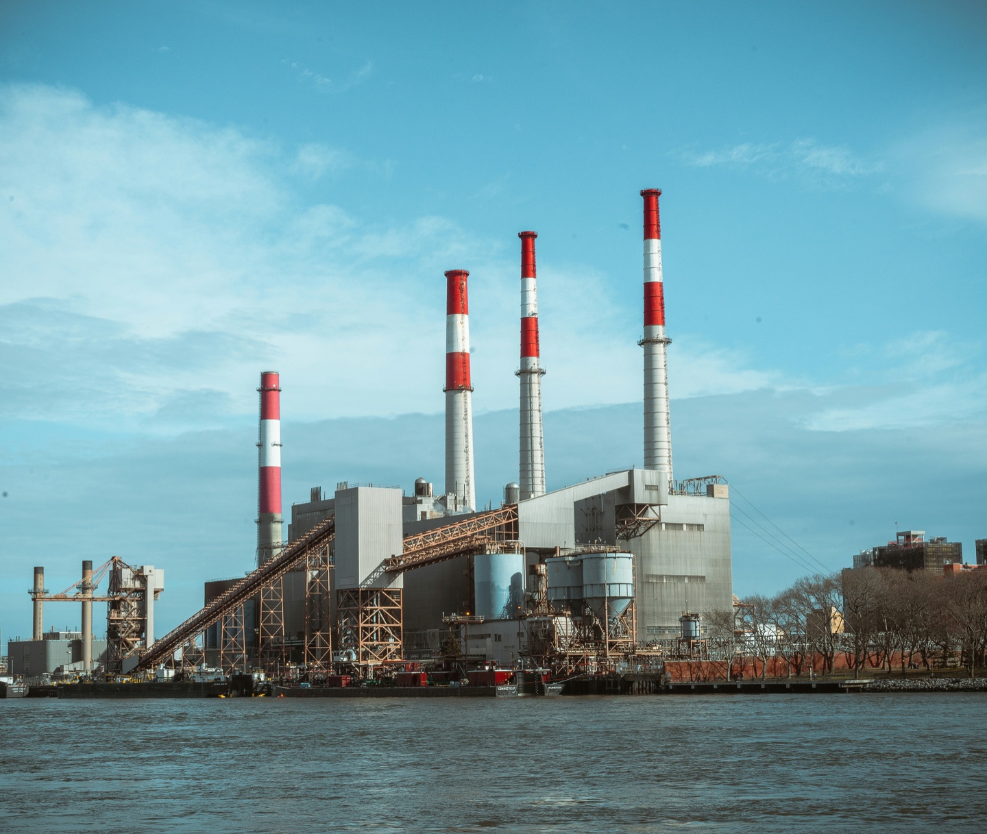 Nuclear cooling towers